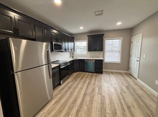 5 Annie St Floor 2, Pawtucket, RI 02861