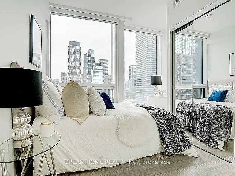 3 Gloucester St #1809 — Photo 30