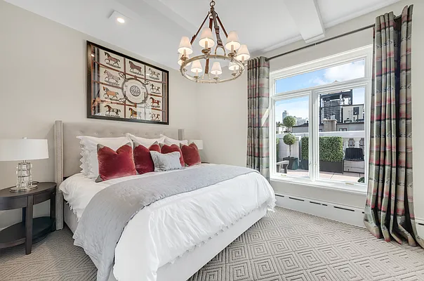 Sold by R New York | media 8