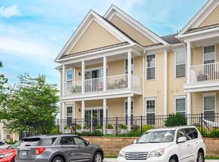 412 Center Meadow Ln, Danbury, CT 06810