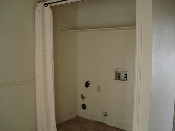 4th image of 2218 Cypress Ave