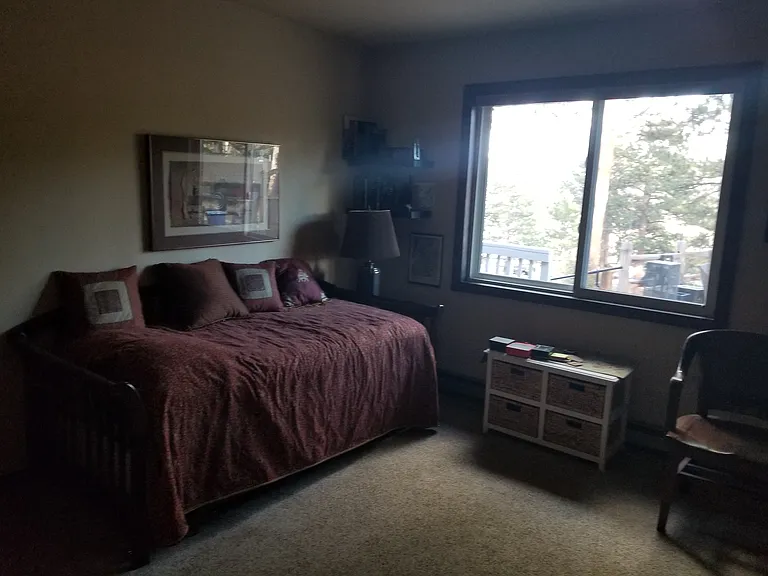 926 Village Green Ln — Photo 2