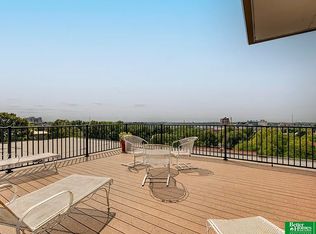 500 S 37th St, Omaha, NE 68105