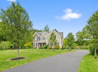 100 Pembroke Ter, Glastonbury, CT 06033
