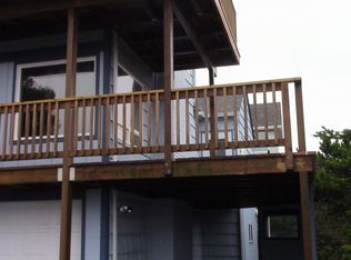 553 SW 5th St, Newport, OR 97365