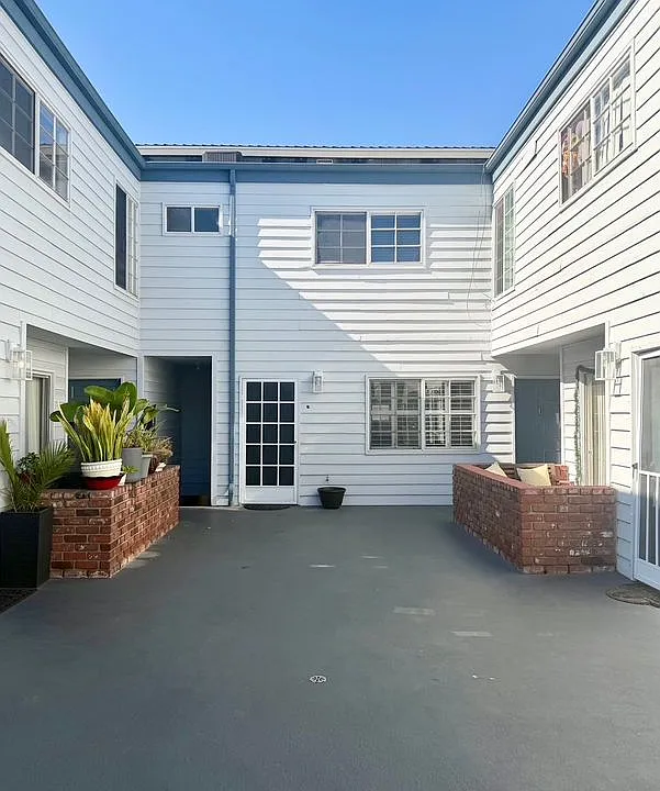 941 Elm Ave #9