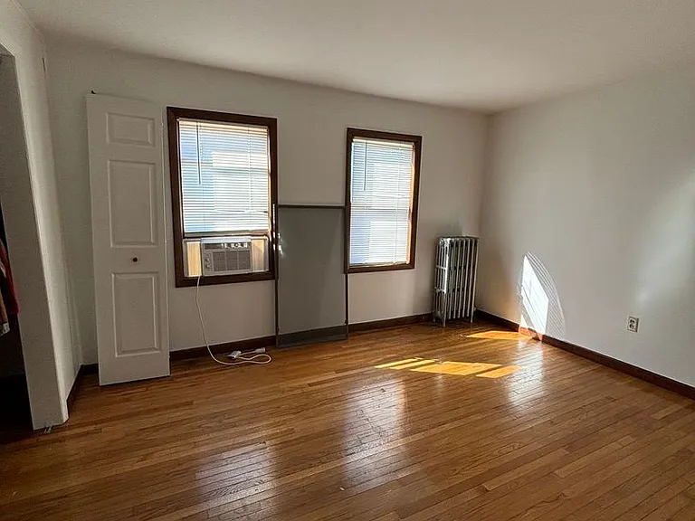 417-419 New York Street — Photo 15