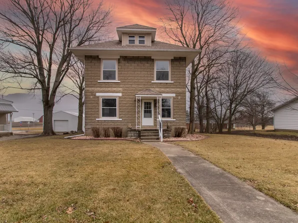 513 N Center St, Colfax, IL 61728