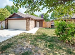 7528 April Ln, North Richland Hills, TX 76182