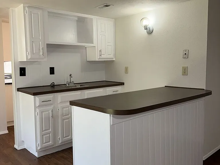 3905 Seven Gables St — Photo 5