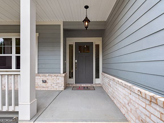 3rd image of 479 Principal Meridian Dr