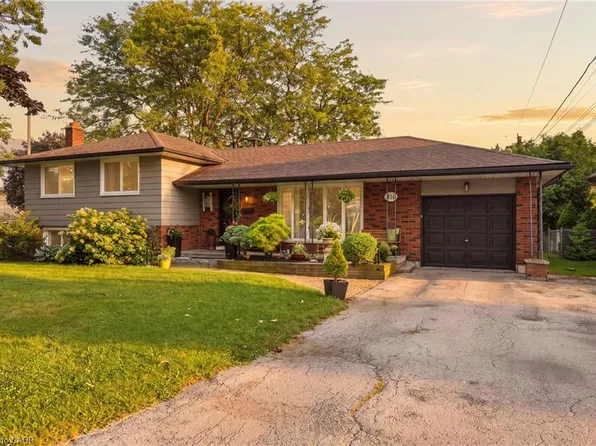 314 Harmony Rd, Hamilton, ON L9G 2T2