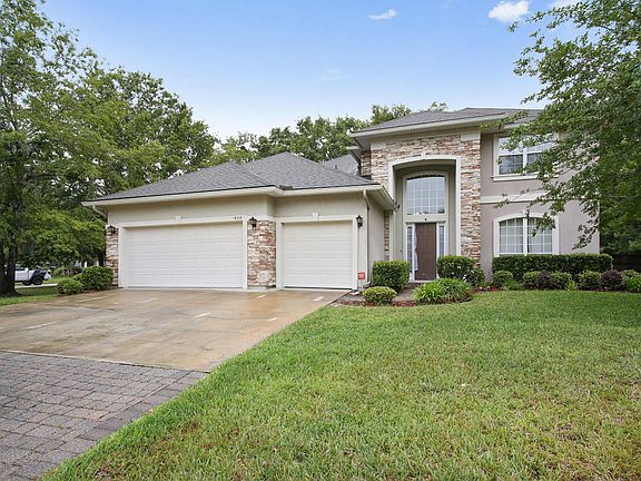 2nd image of 1928 Holly Oak Dr