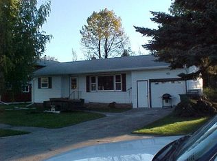 705 Washington Ave, Larimore, ND 58251