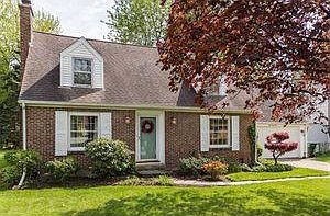 1st image of 233 Oakgrove Dr