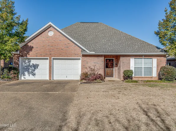 20 Spring Lake Cir, Pearl, MS 39208