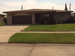 36060 Jeffrey Dr, Sterling Heights, MI