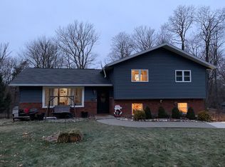 15 Big Bear Rd, Troy, NY 12182