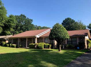 813 Skylark Dr, Columbus, MS 39702