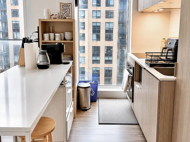 77 Shuter St #2302 — Photo 8