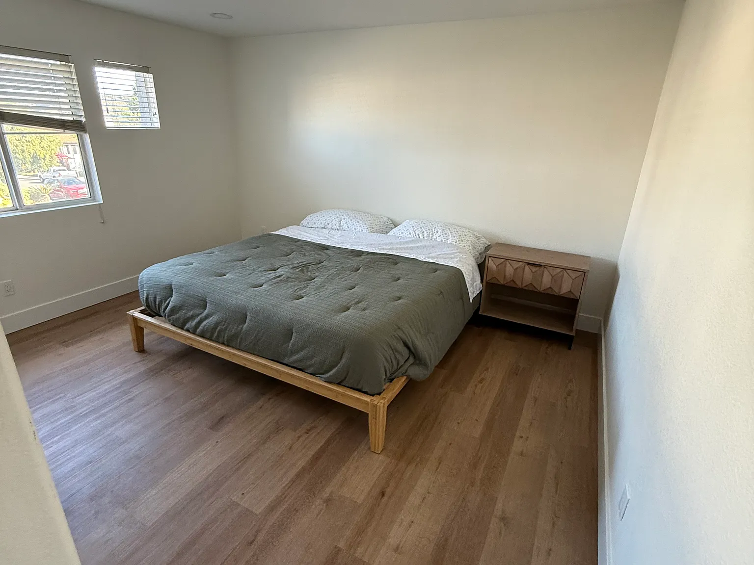 3 bed, 2119 sqft, $13,000 — Photo 4
