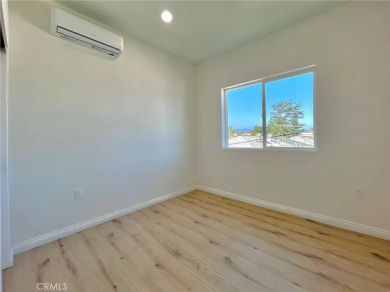 938 E Sandra Ave — Photo 18