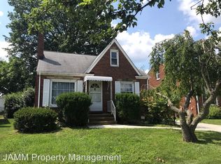 8127 Deerfield Dr, Parma, OH