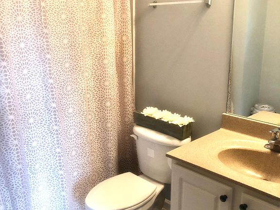 3rd Floor Full Bath