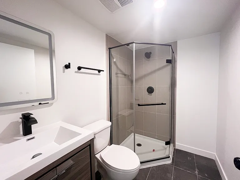 1439 W 37th Dr — Photo 72