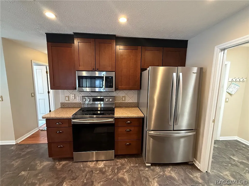 3 bed, 1432 sqft, $2,200 — Photo 4