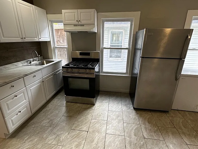 569 Winthrop Ave #2 — Photo 9