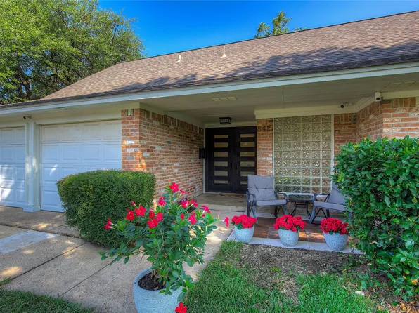 8415 Gladwood Ln, Dallas, TX 75243
