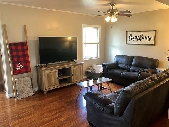 4th image of 2910 Palmetto Dr