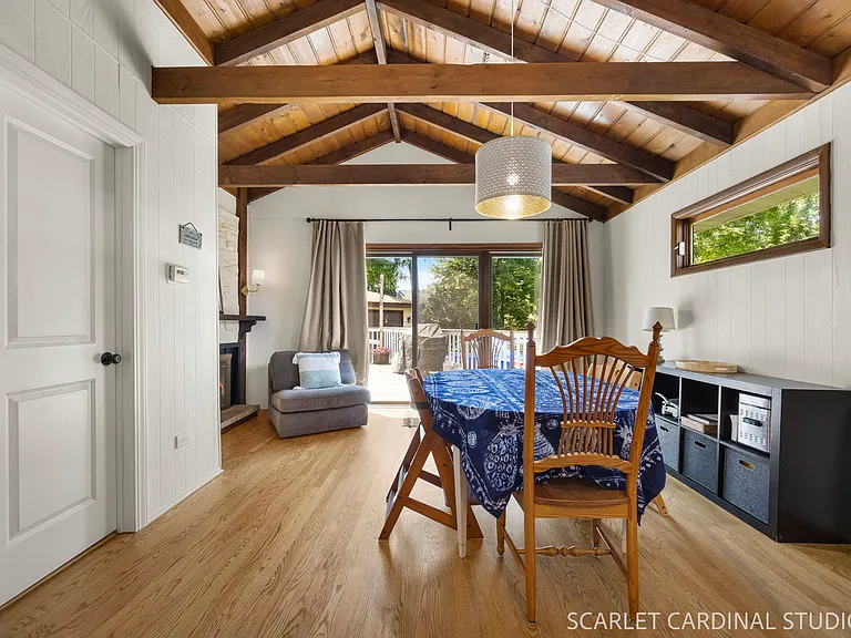 363 Marion Ave — Photo 6