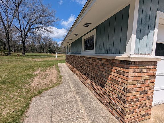 5th image of 3771 S Walnut Ave