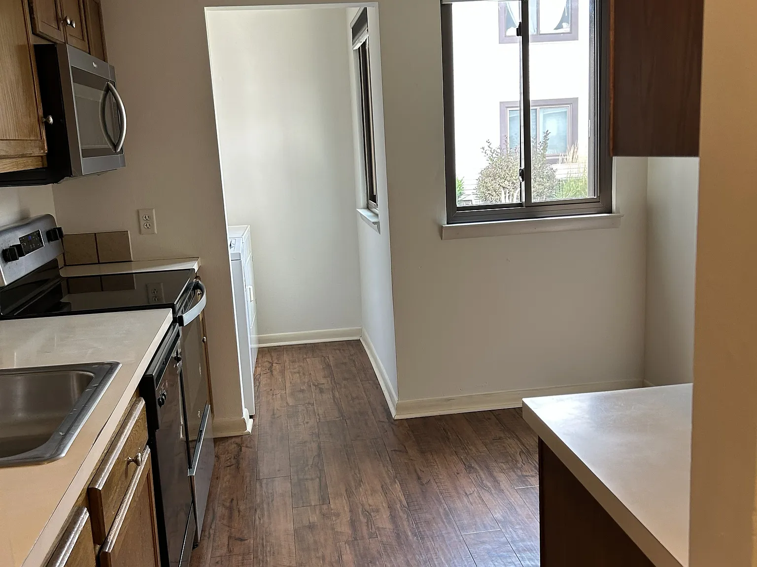 2 bed, 1161 sqft, $1,700 — Photo 1
