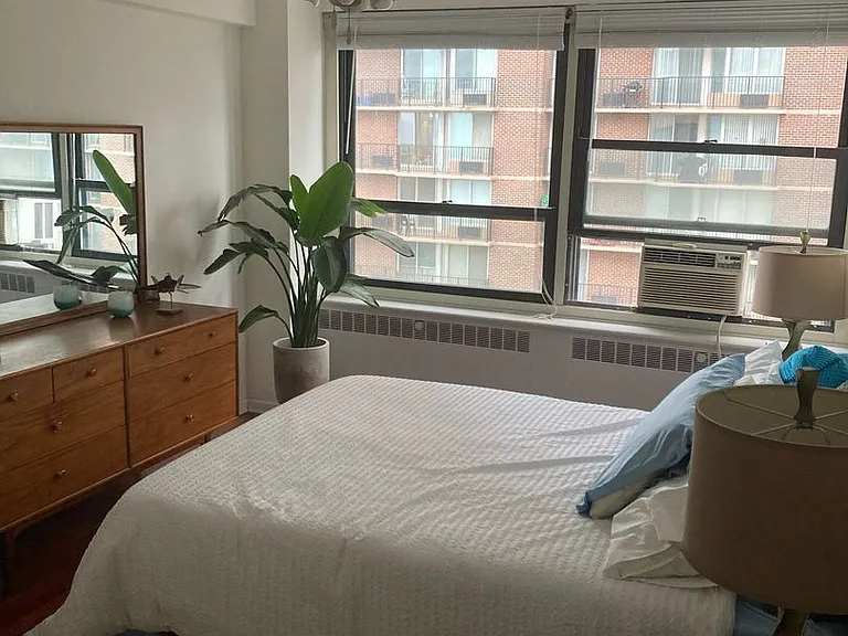 4180 Marine Terrace Apartments — Photo 178