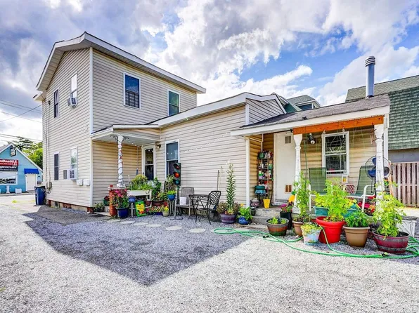33 Homan Ave, Bay Shore, NY 11706