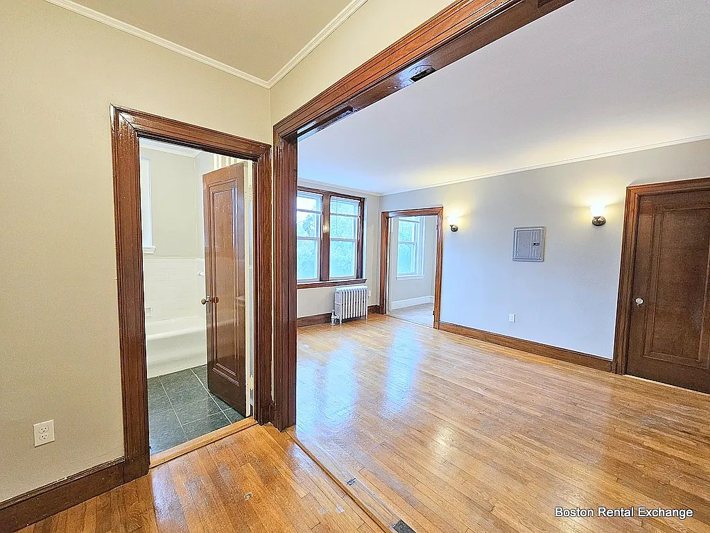 Studio, $2,200 — Photo 4