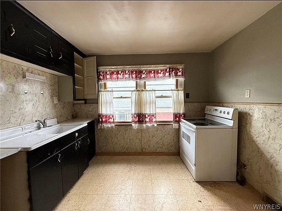 2nd image of 733 Lasalle Ave #2