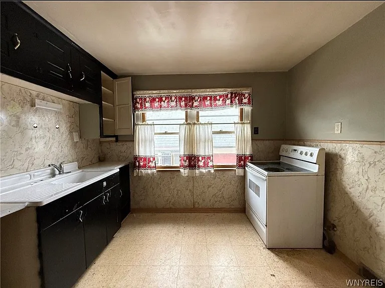 733 Lasalle Ave #2 — Photo 2