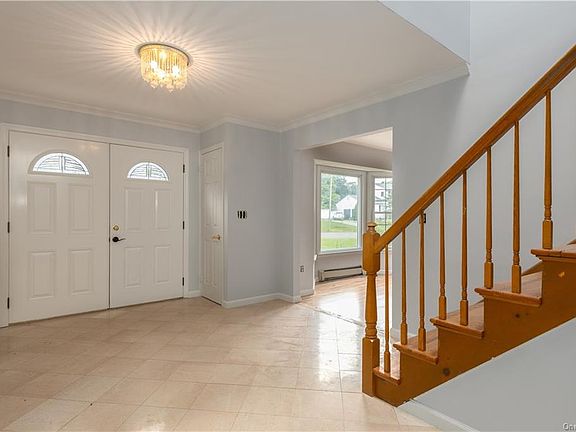 4th image of 55 Pine St