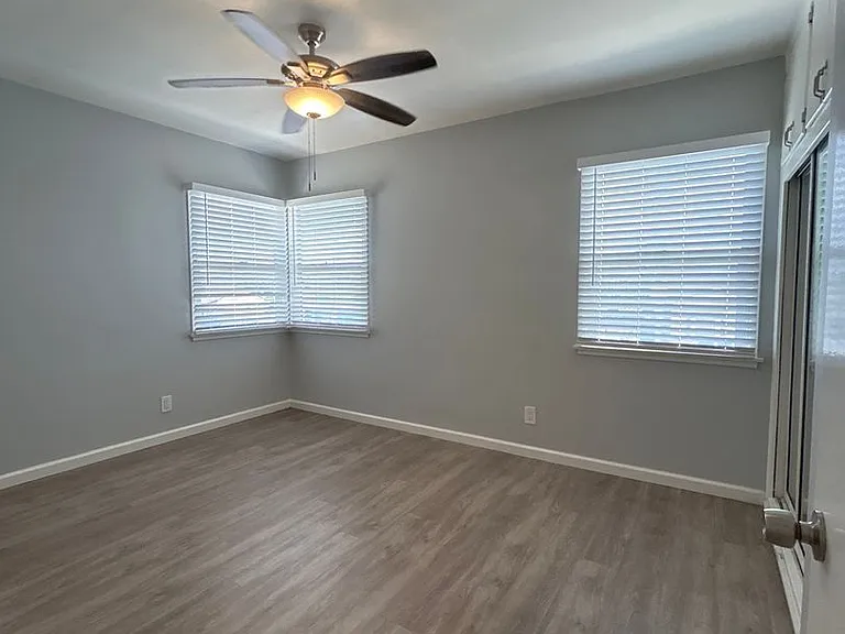 4634 W El Segundo Blvd — Photo 11