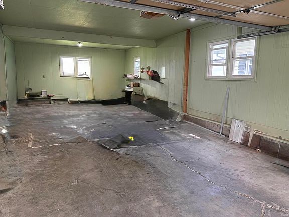 5th image of 102 S Garr St