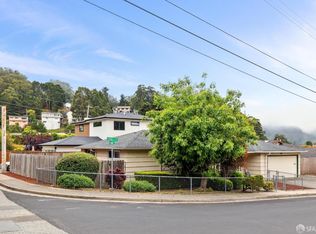 996 Serena Dr, Pacifica, CA 94044