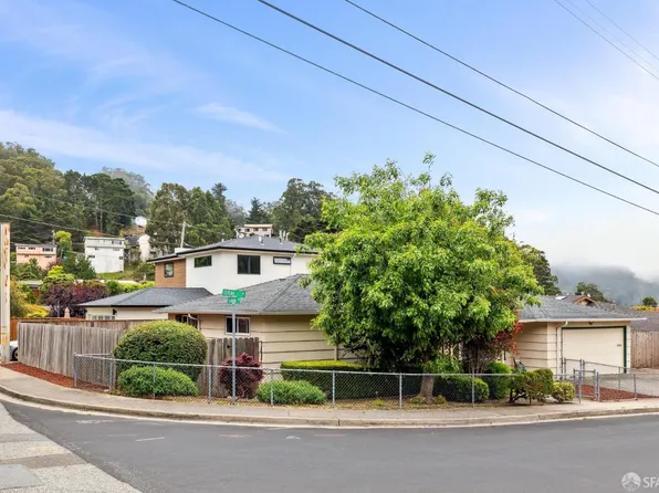 996 Serena Dr, Pacifica, CA 94044