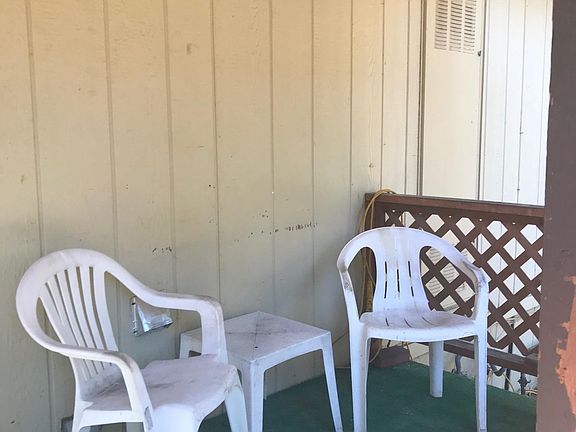 5th image of 687-505 Hollywood Way