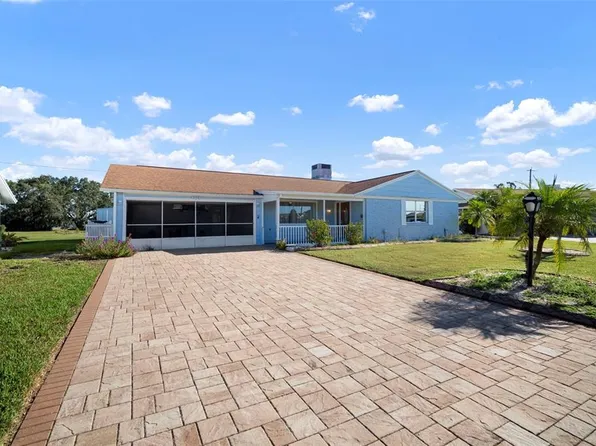 609 Fox Hills Dr, Sun City Center, FL 33573