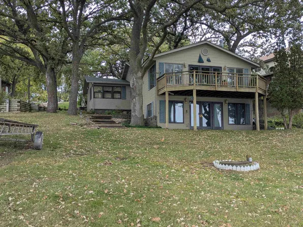 16822 255th Ave, Spirit Lake, IA 51360