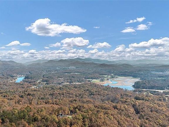 4th image of 98 Winding Rdg